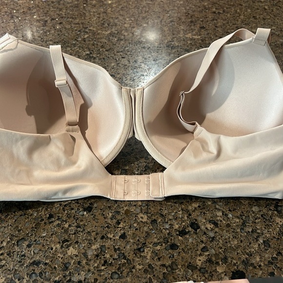 Skims nude Tshirt bra 40D - Picture 3 of 4